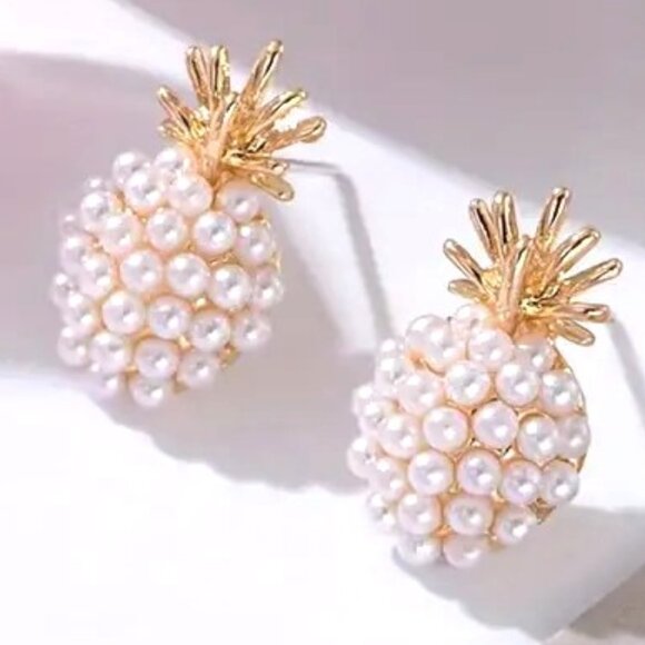 Pearl Earrings Pineapple Studs Holloywood Glam Simple Classy Trendy Tropical NEW - Picture 3 of 4